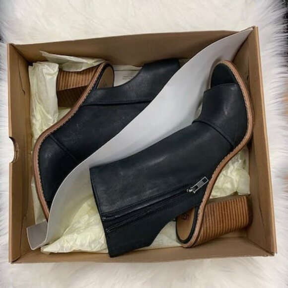 UGG Valencia Peep Toe (Mysterious) High Heels - Picture 1 of 15